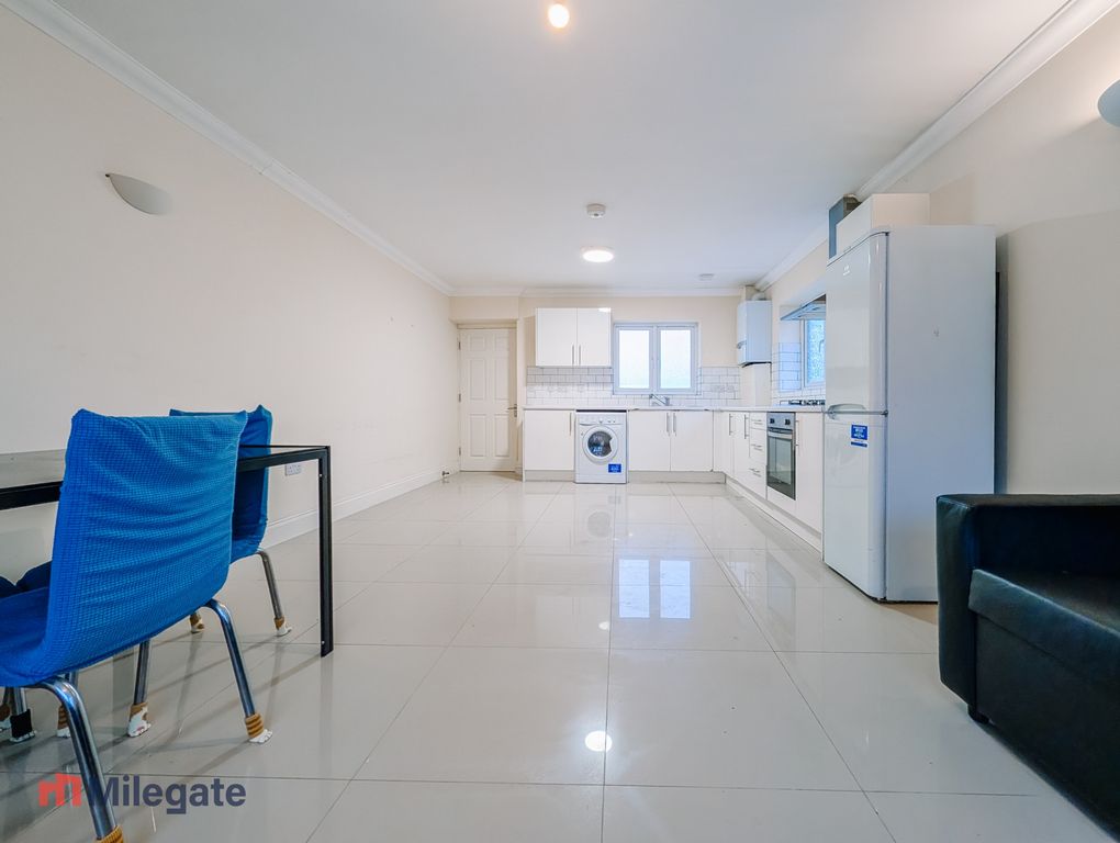 Property photo 3 of 10 Photo 3