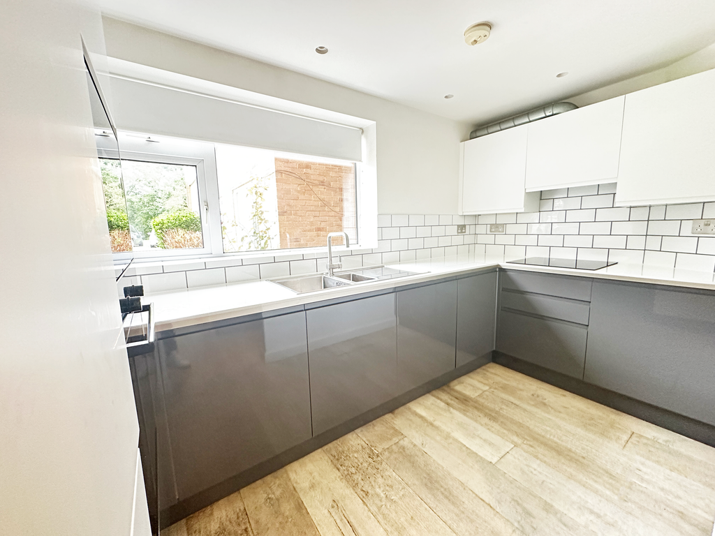 Property photo 1 of 10 Kitchen