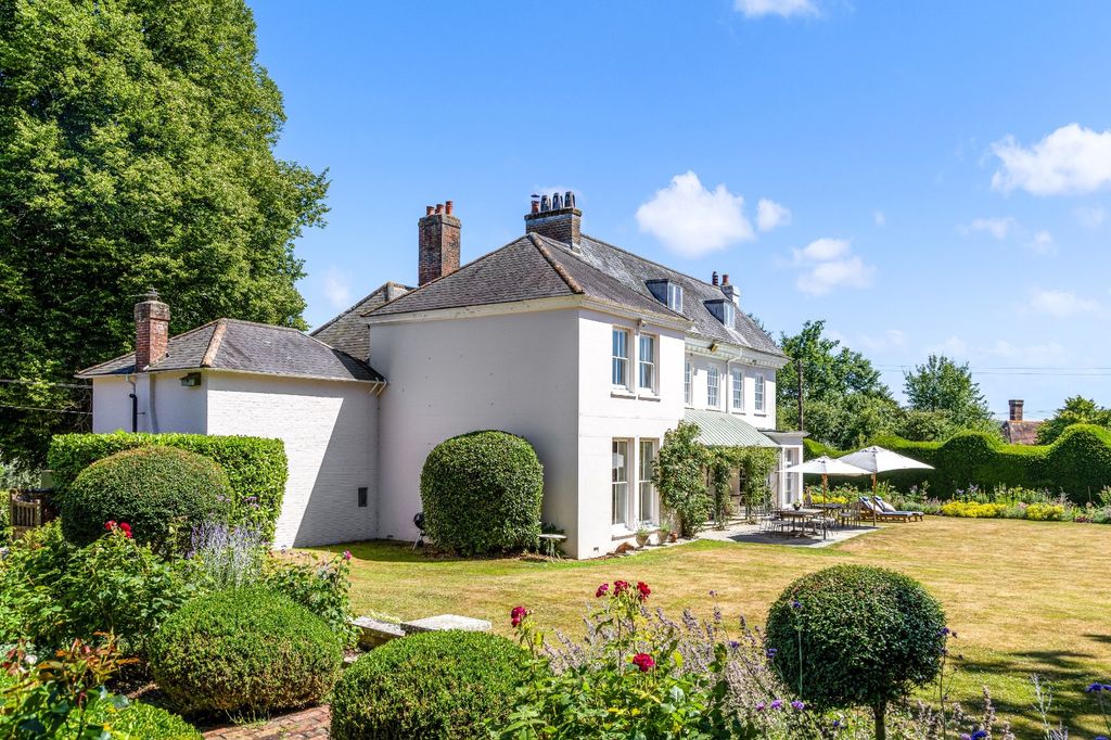 Property photo 2 of 36 The Beeches