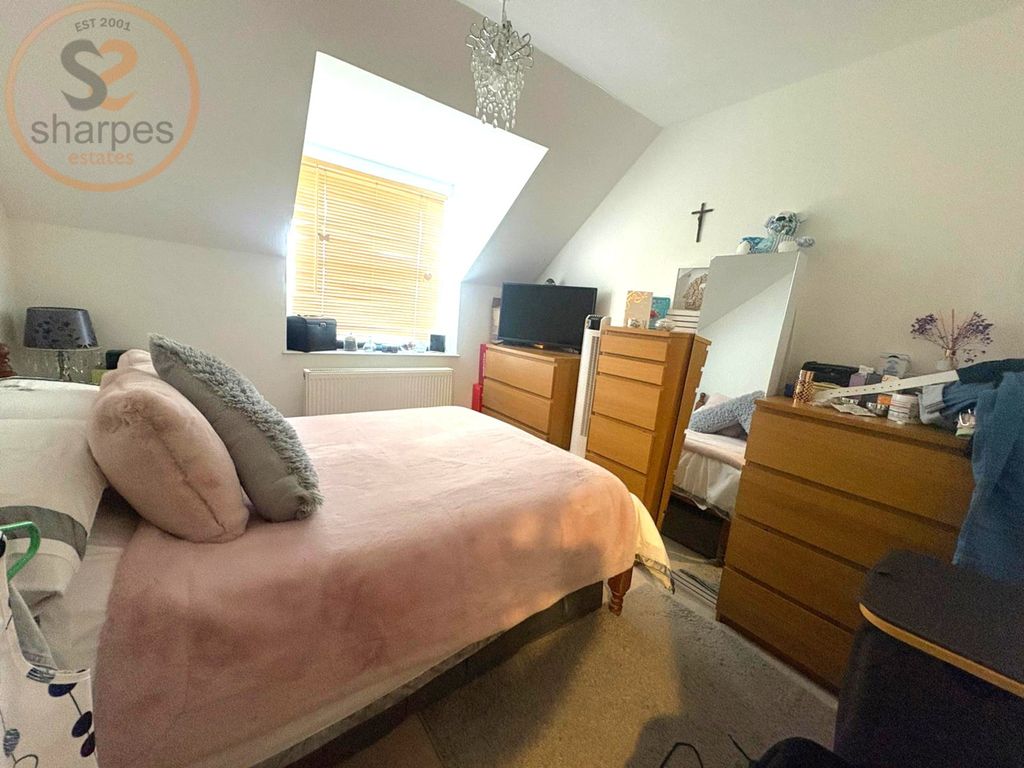 Property photo 2 of 10 6