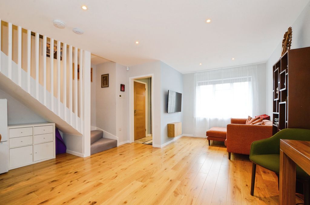 Property photo 3 of 13 Dsc_4724