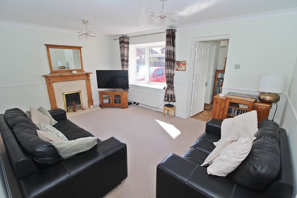 Property photo 2 of 10 4977182