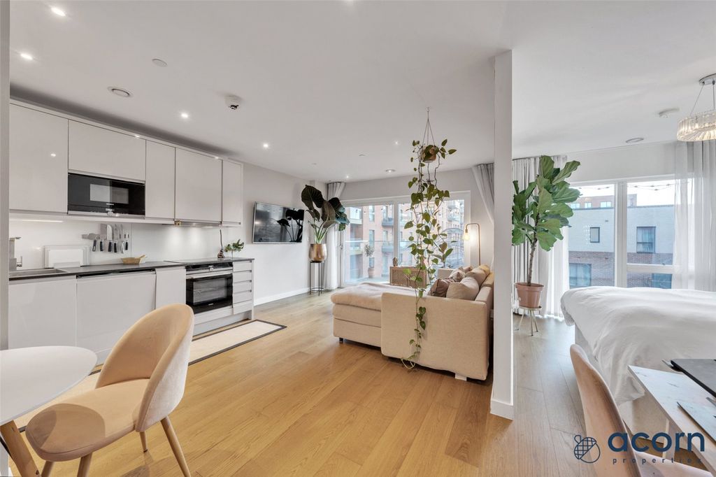 Property photo 2 of 13 Picture No. 21