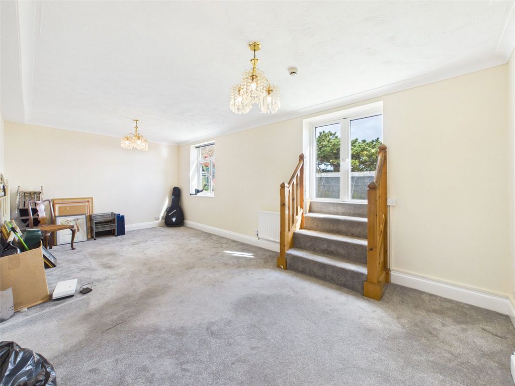 Property photo 2 of 39 Picture No. 24