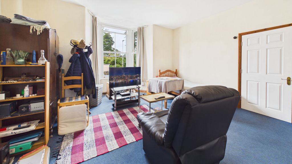 Property photo 2 of 10 Flat 1