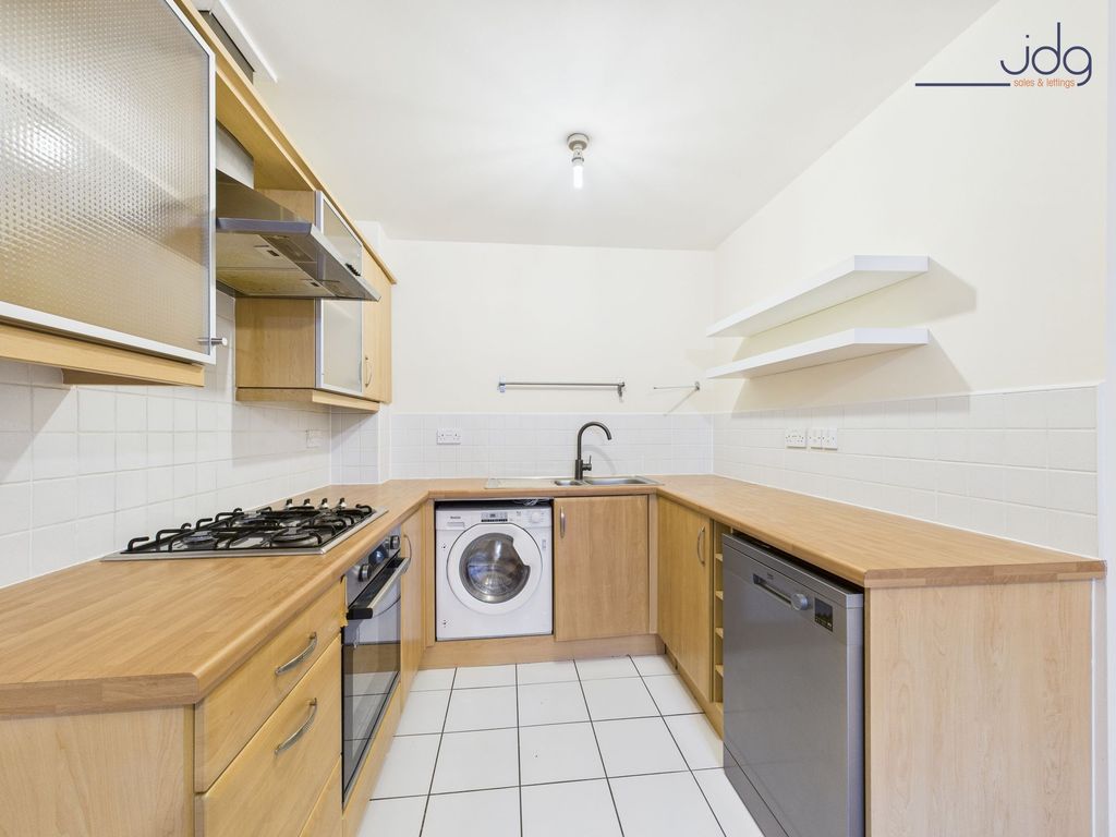 Property photo 3 of 8 Kitchen