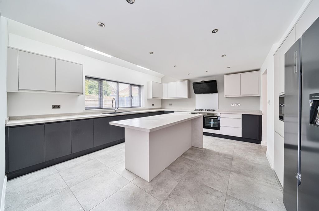 Property photo 3 of 21 1135762 (4)