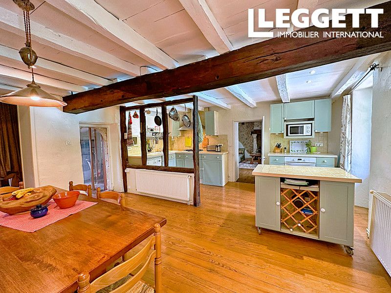 Property photo 2 of 10