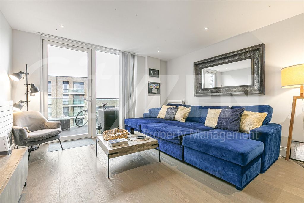 Property photo 2 of 21 Reception