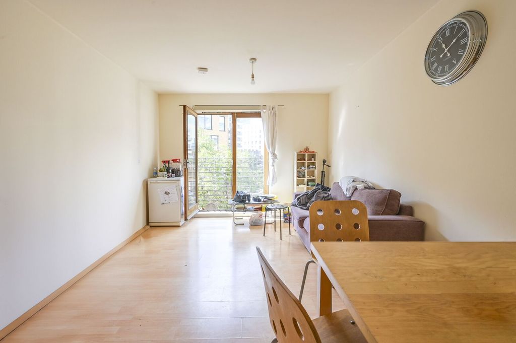 Property photo 2 of 6