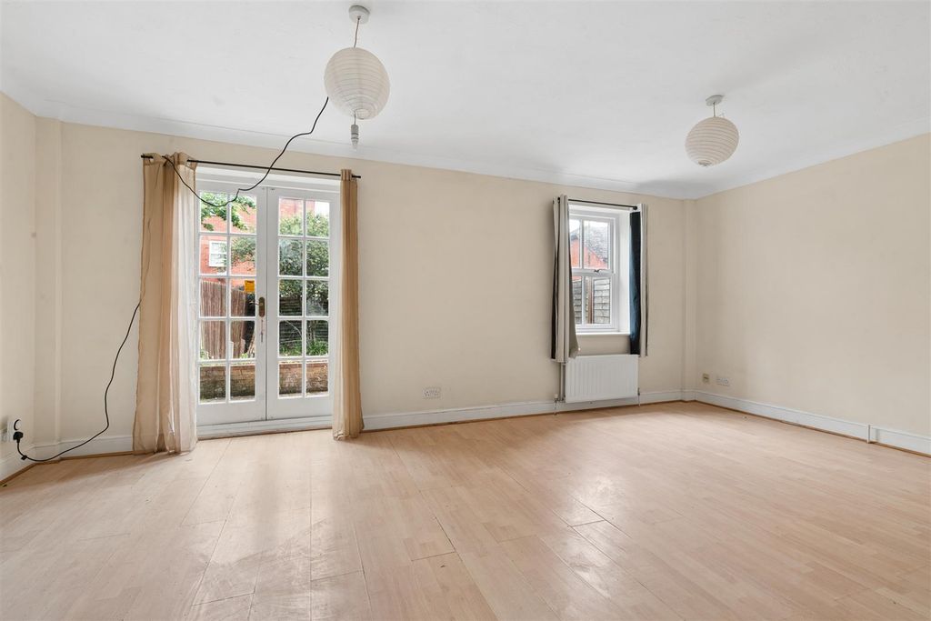 Property photo 2 of 17 9 Mortlake Drive Cr4 Reception 2.Jpg