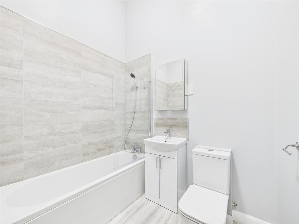 Property photo 3 of 16 Cam03604G0-Pr0179-Still008.Jpg