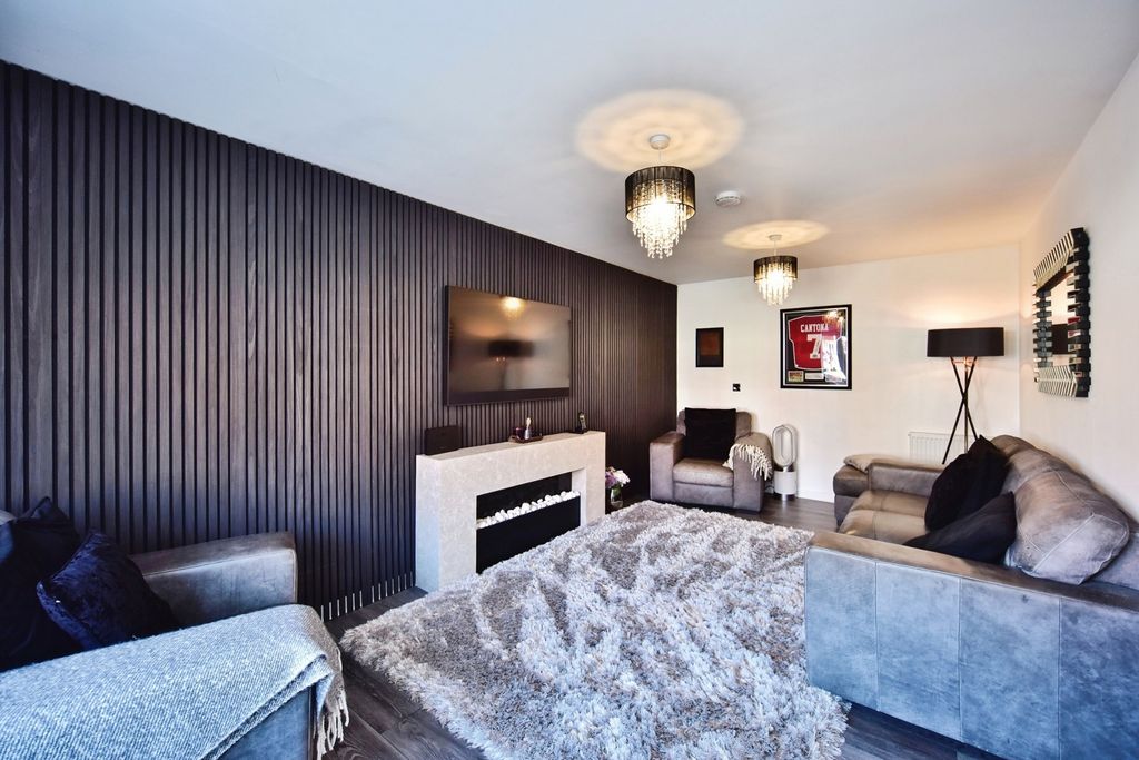 Property photo 2 of 17 Pbox-Img.Jpg