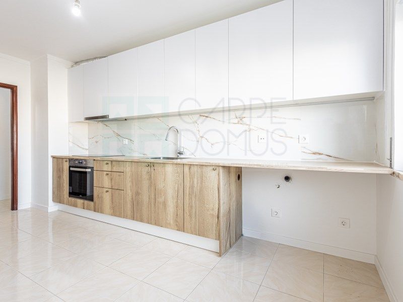 Property photo 2 of 68