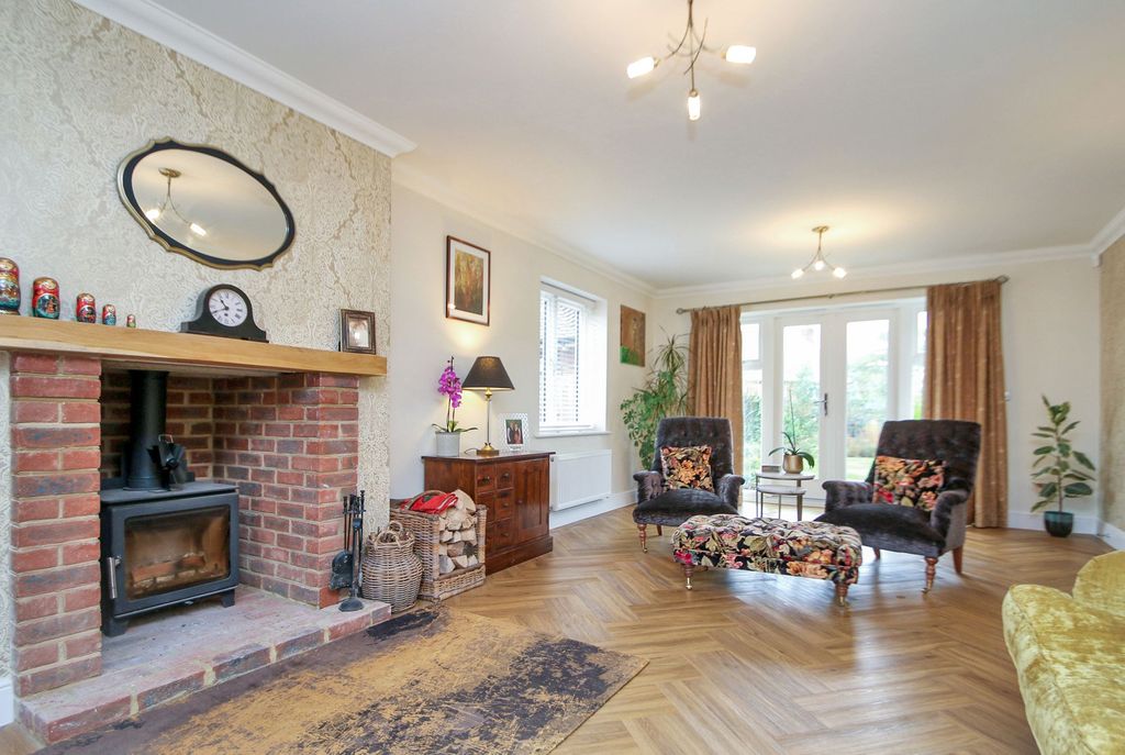 Property photo 2 of 18