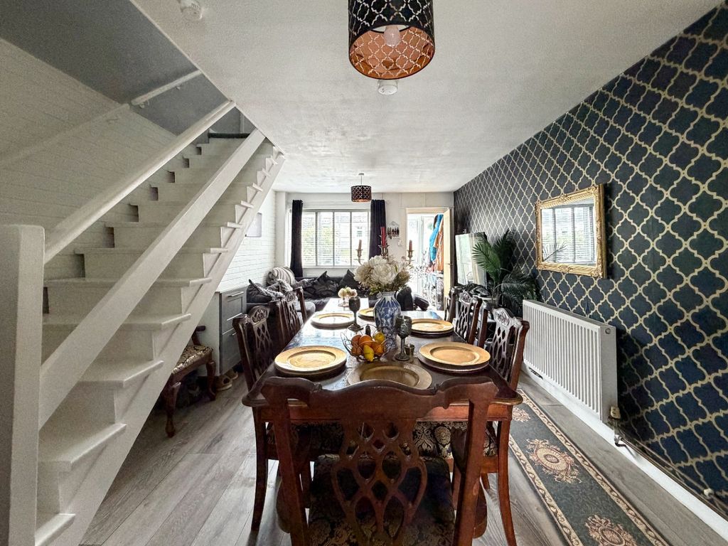 Property photo 3 of 15 5152534