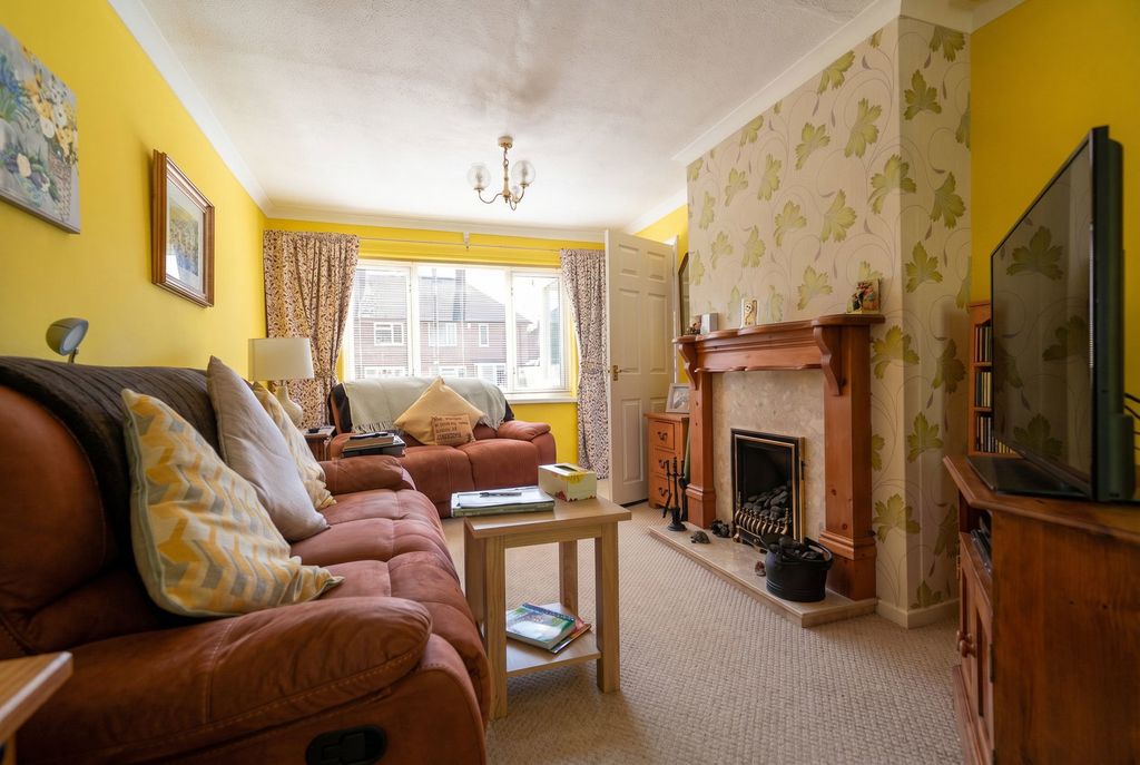 Property photo 3 of 18
