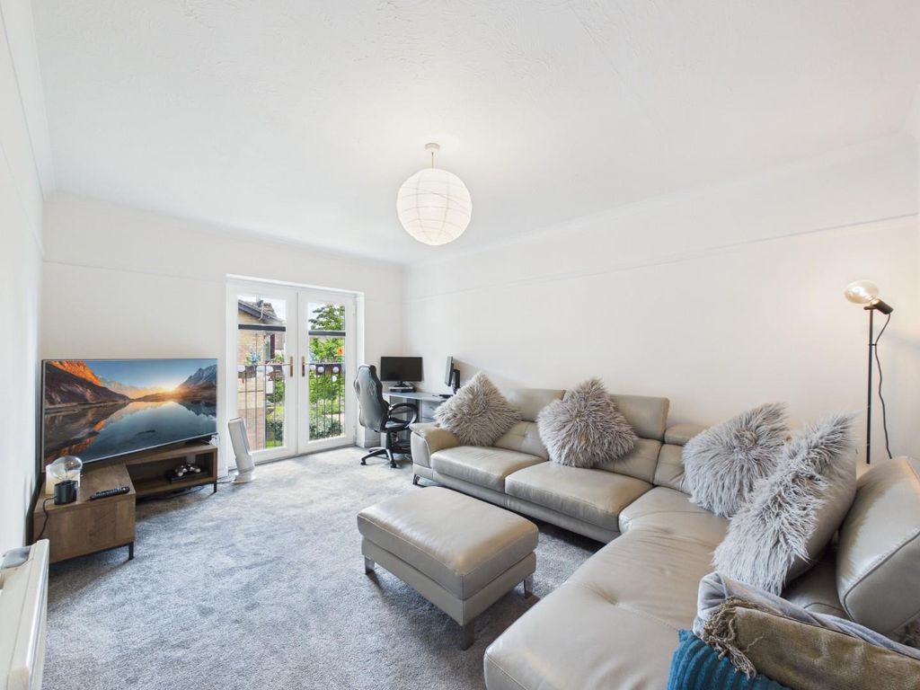 Property photo 2 of 26 Cam01530G0-Pr0426-Still001.Jpg