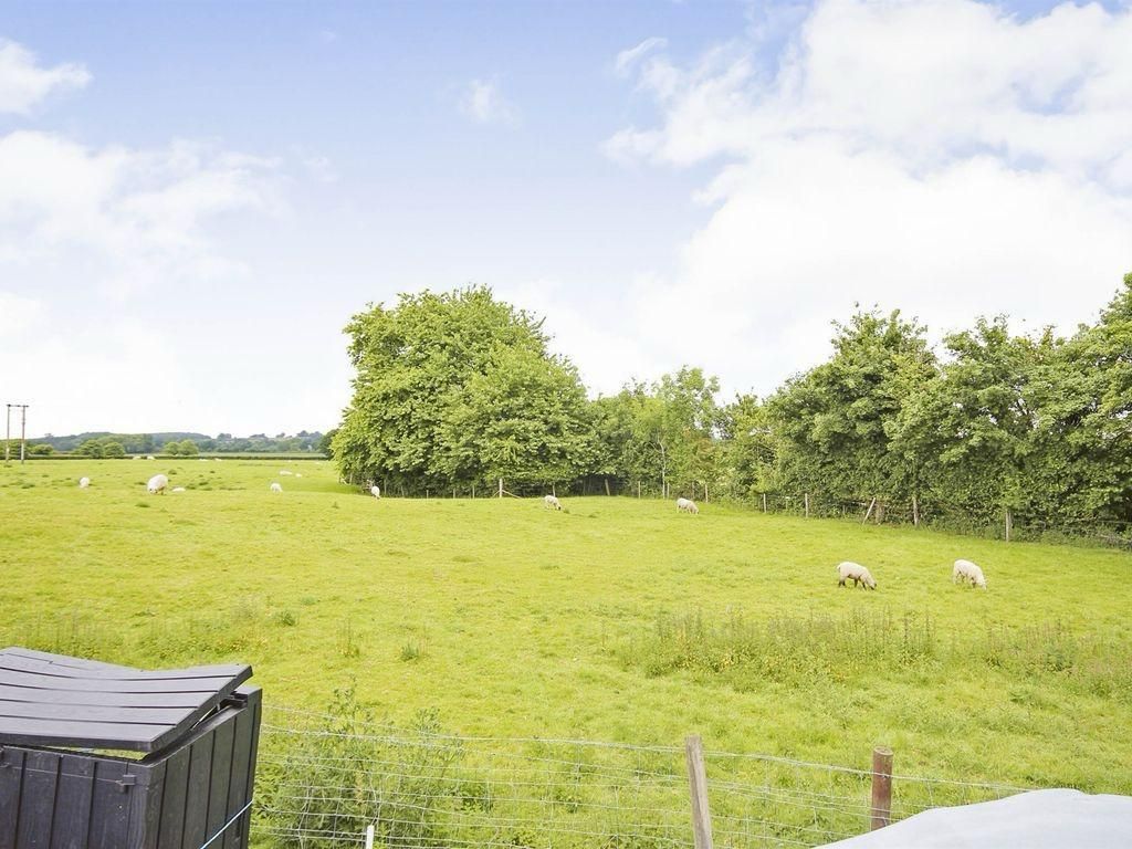 Property photo 3 of 25 186c8cc4-26Ed-413B-8E65-d1d685Ebfc6A.Jpeg