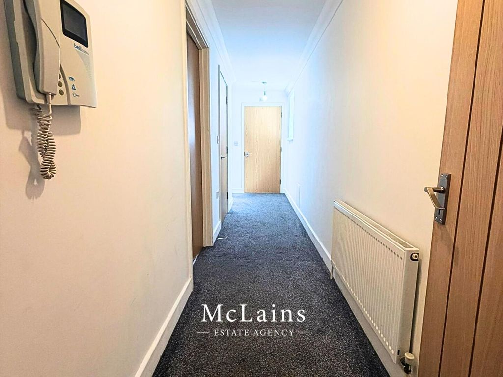 Property photo 3 of 4 Hallway