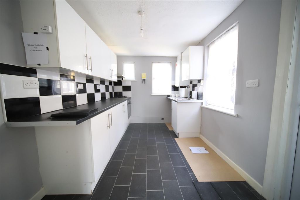 Property photo 2 of 12 Kitchen.Jpg