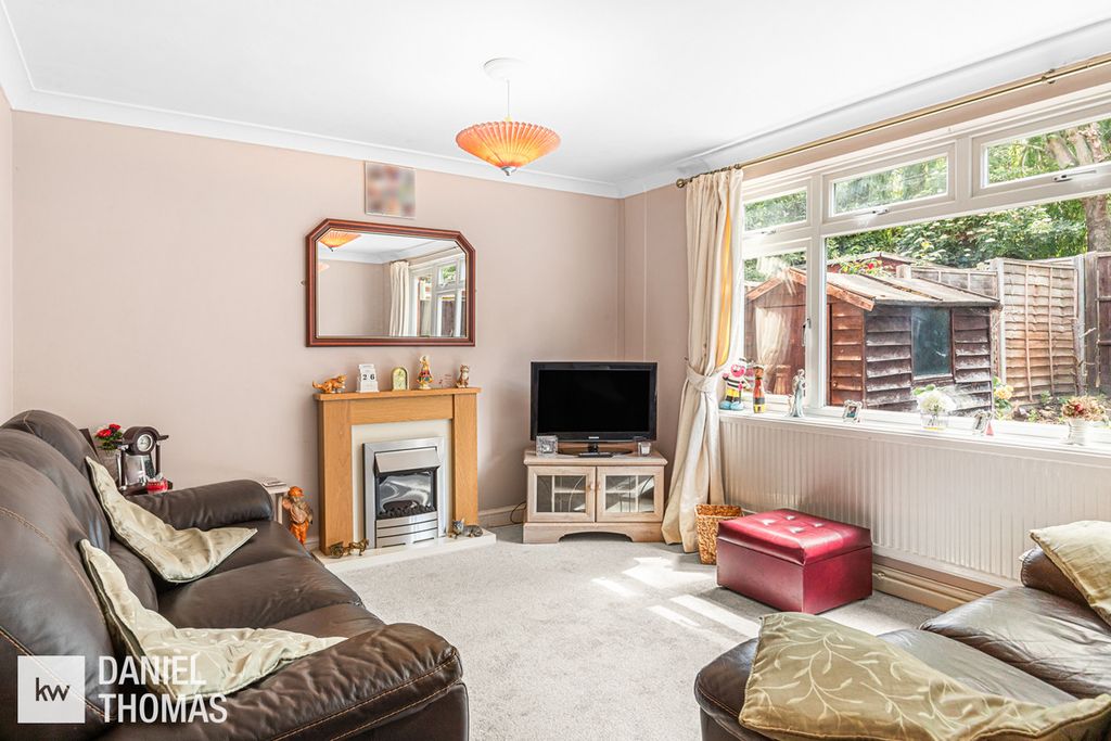 Property photo 2 of 25