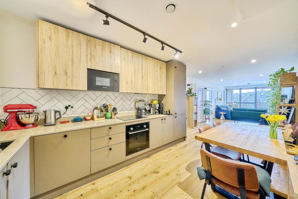 Property photo 3 of 14 Pbox-Img.Jpg