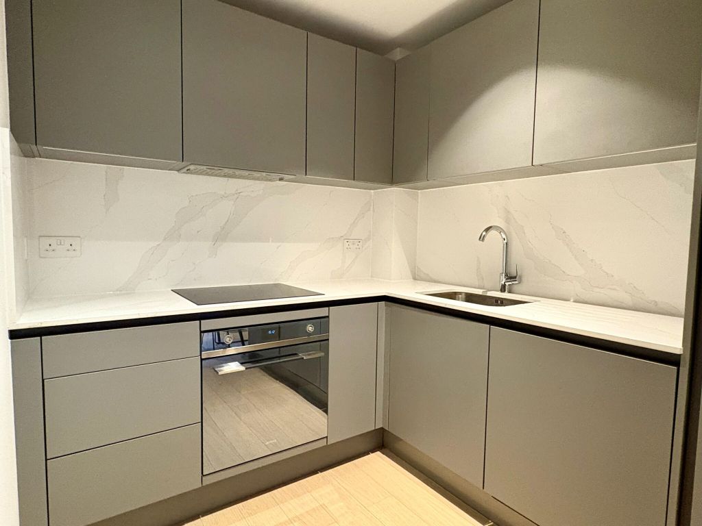 Property photo 2 of 11 Kitchen