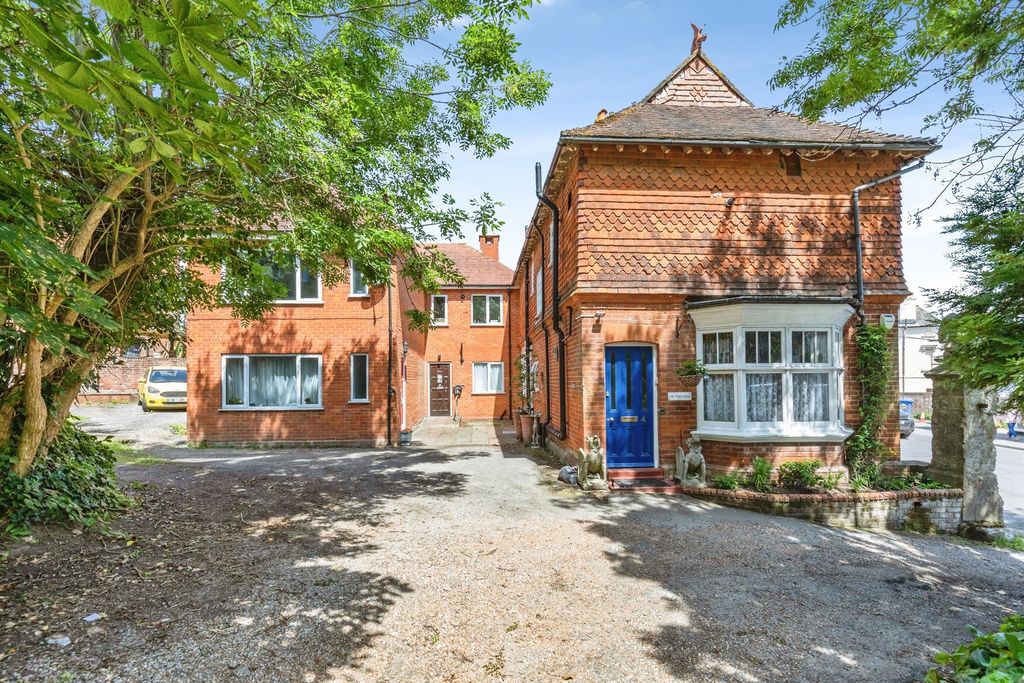 Property photo 1 of 21