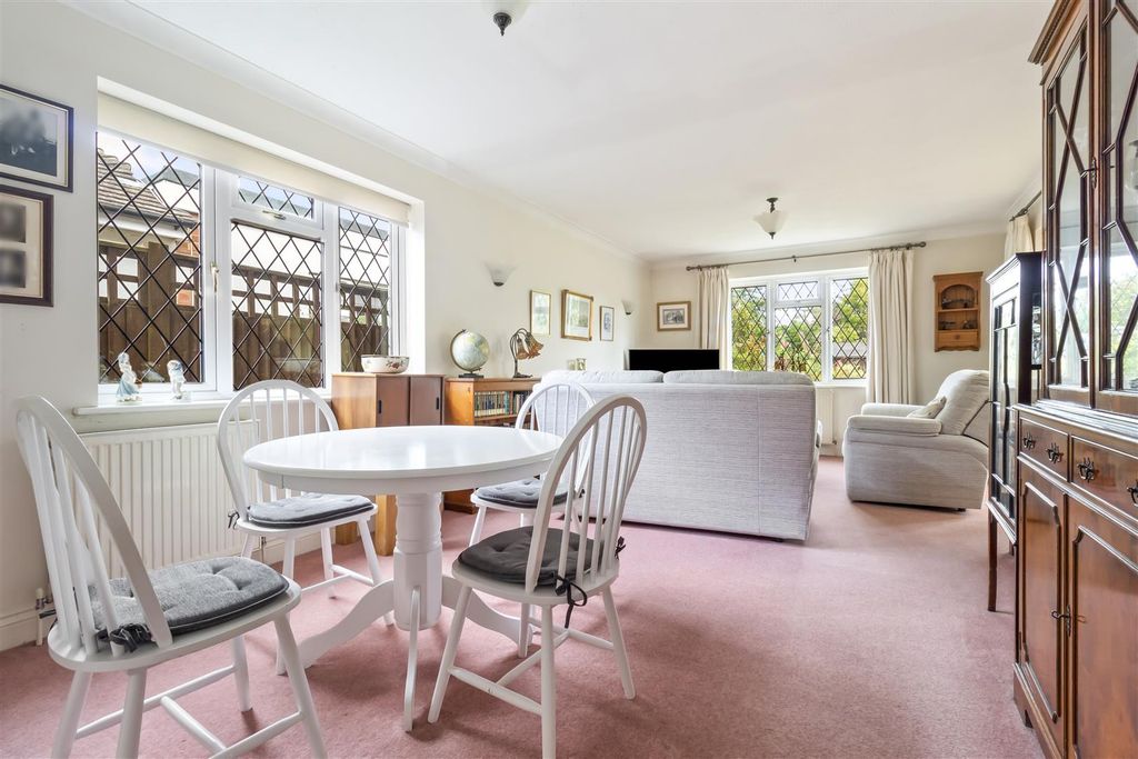 Property photo 3 of 19 12 Hangleton Way-008.Jpg