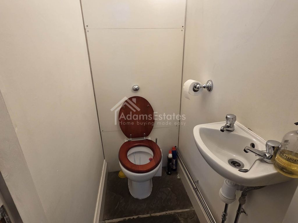 Property photo 2 of 9