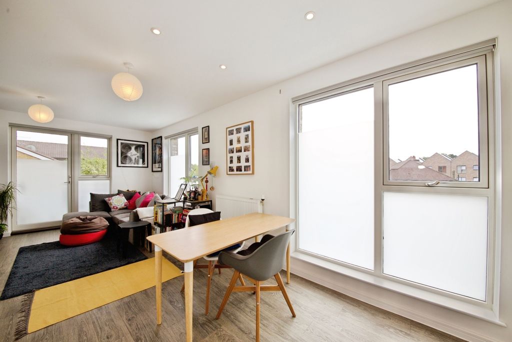Property photo 2 of 16 Pbox-Img.Jpg