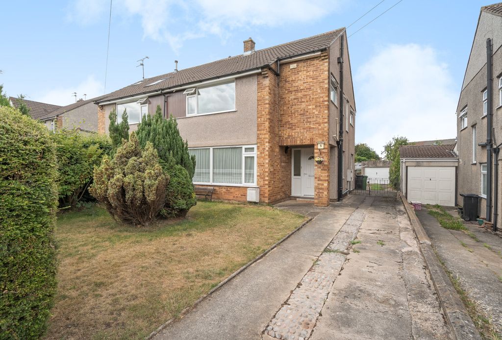 Property photo 1 of 17 1330403-7-688B489...