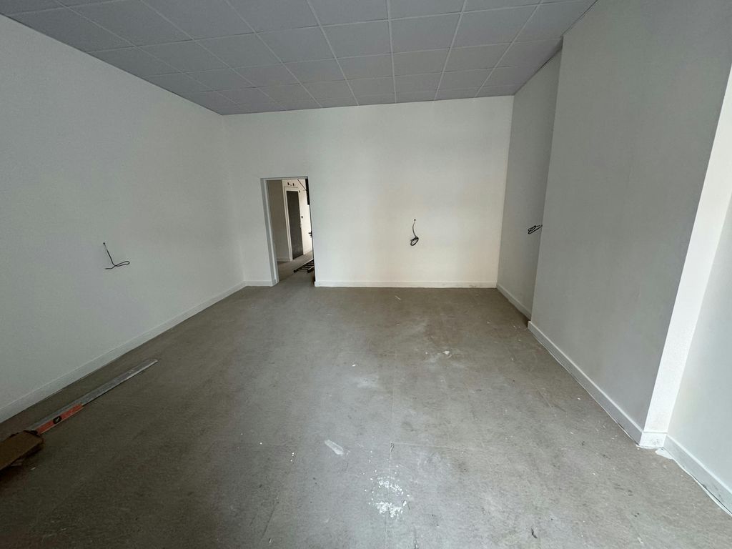 Property photo 3 of 11 Photo 12