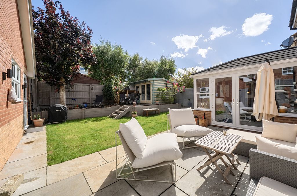 Property photo 2 of 16 1473271136A284Bfcdd144