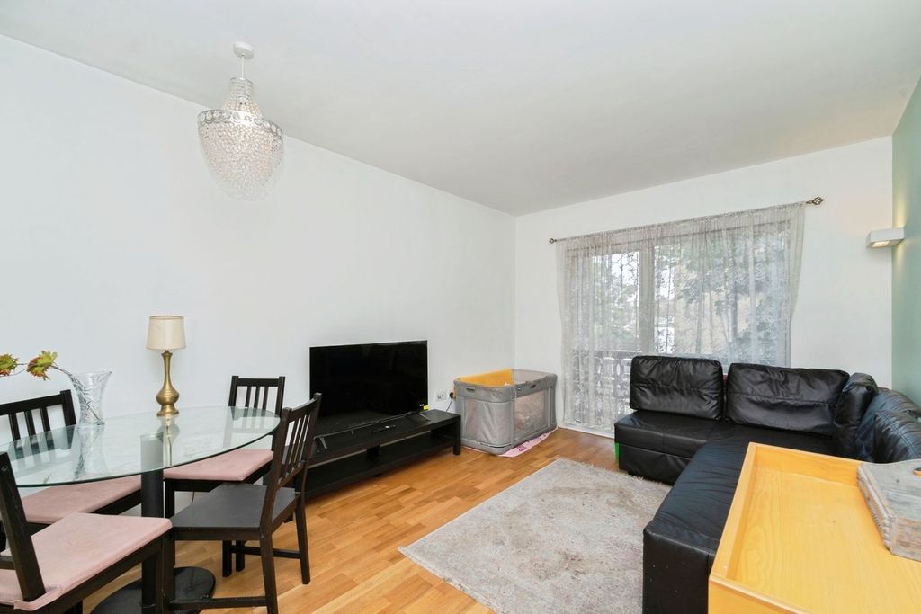 Property photo 3 of 14