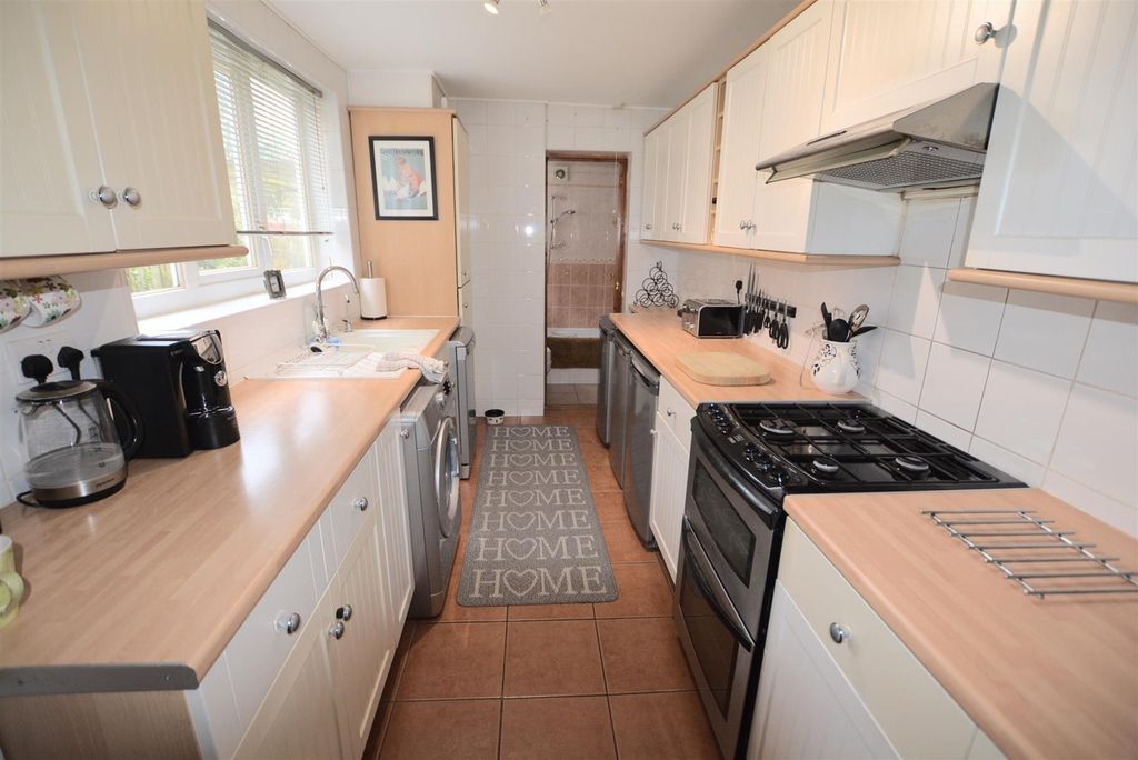 Property photo 3 of 9 Yx0-Ox6Mgee_Ylliak3Qp8Uap6Q.Jpg