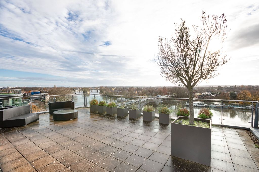 Property photo 3 of 16