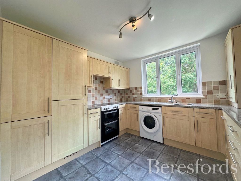 Property photo 2 of 12 Picture No. 10