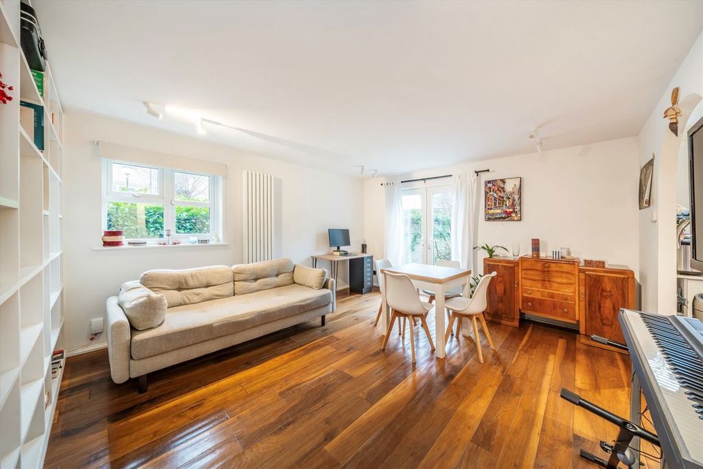 Property photo 2 of 5