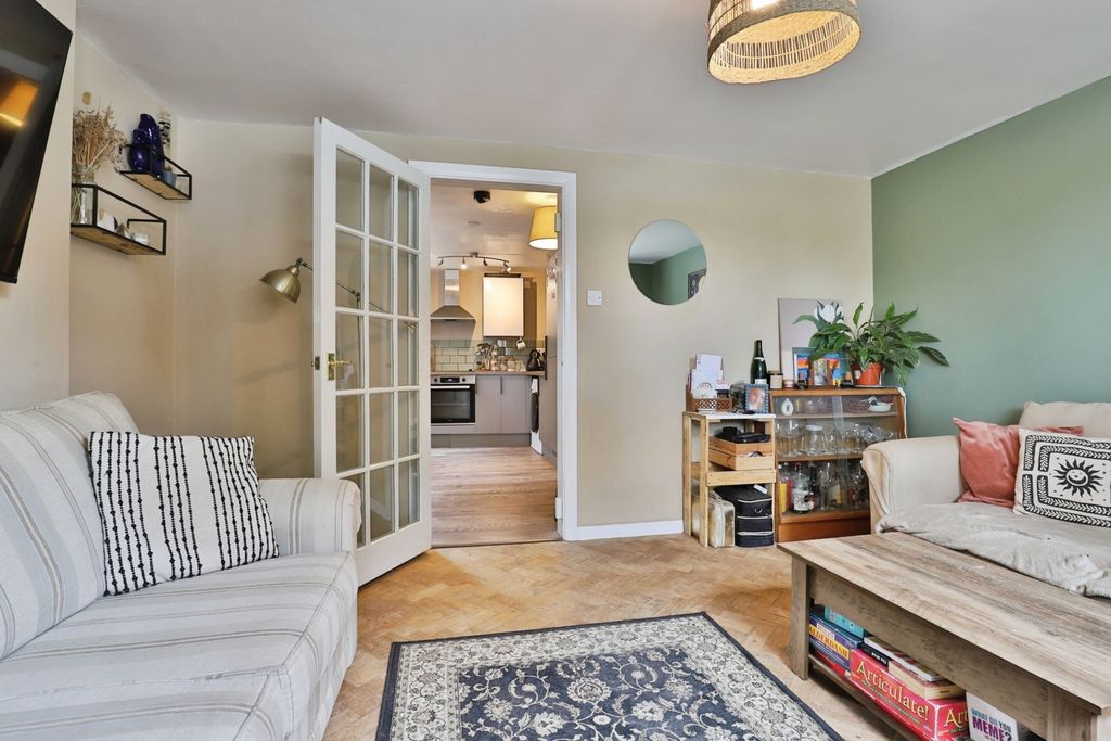 Property photo 2 of 16 Pbox-Img.Jpg