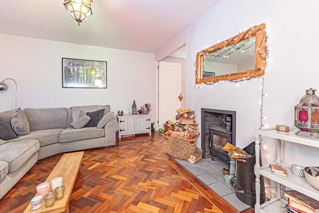 Property photo 2 of 17