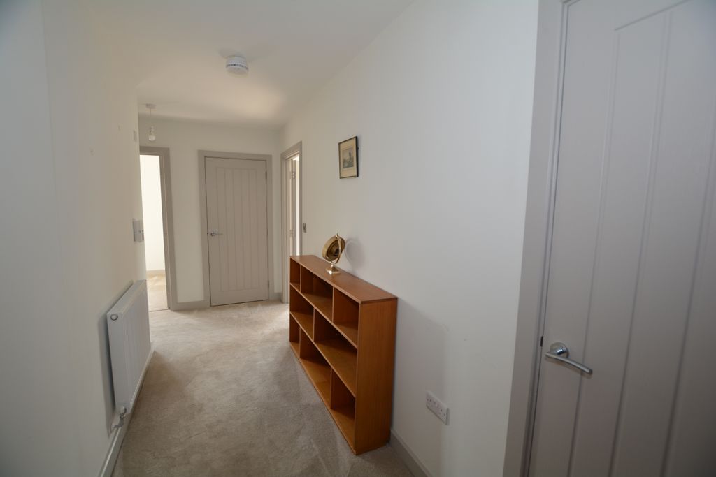 Property photo 2 of 12 Entrance Hall
