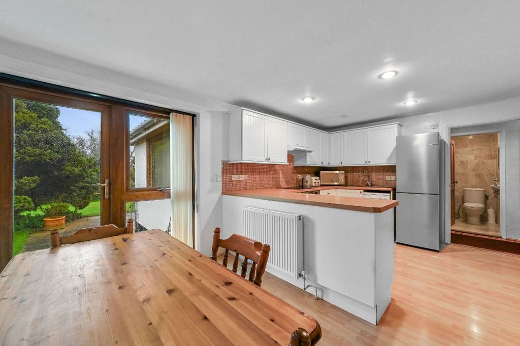 Property photo 3 of 23