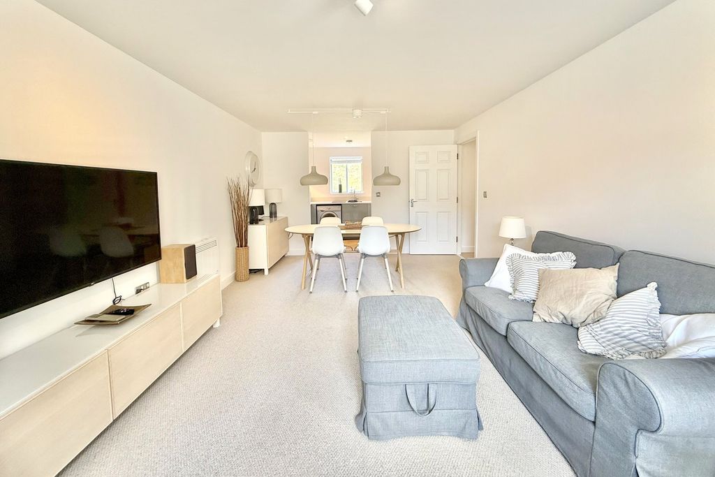 Additional image 6 of 1 bed flat for saleHoneycombe Chine, Boscombe, Bournemouth BH5