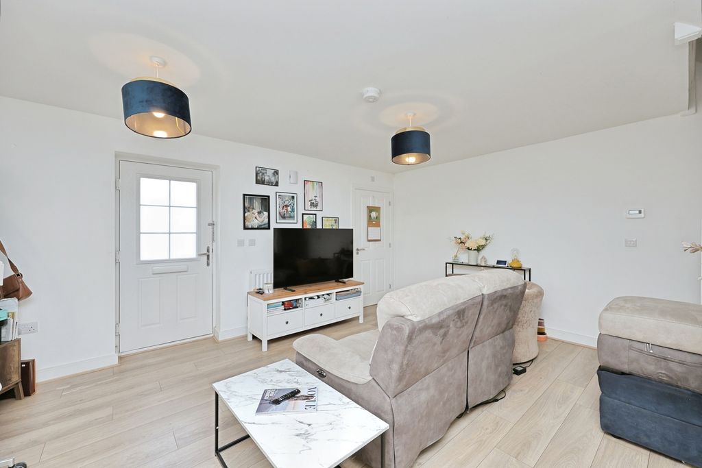Property photo 3 of 7 Pbox-Img.Jpg