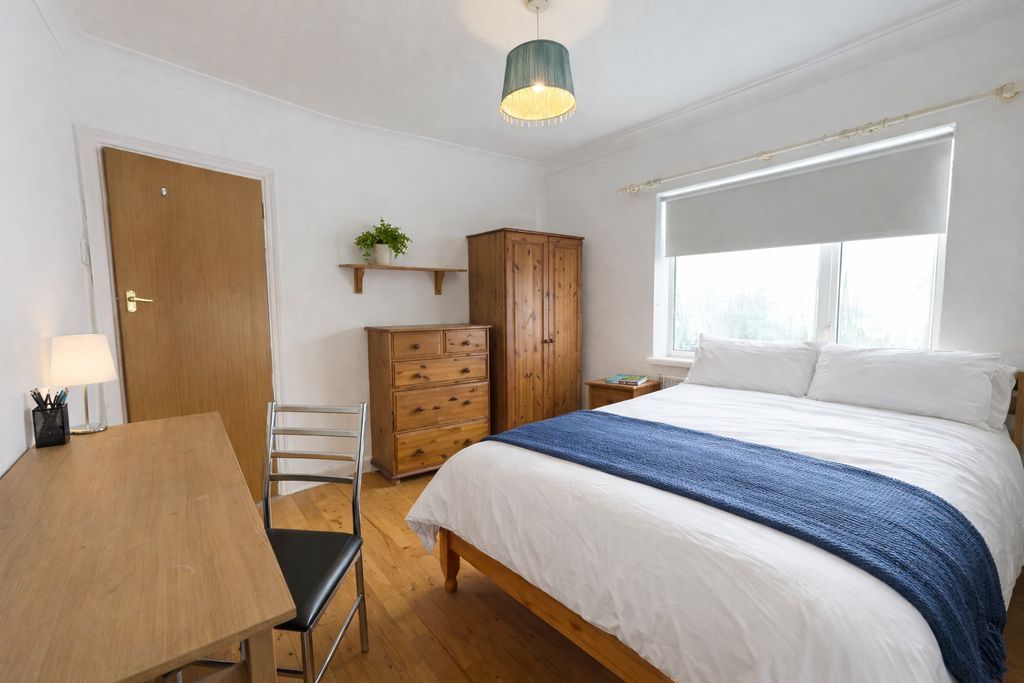 Property photo 3 of 8 Photo 9