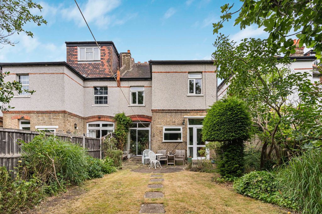 Property photo 2 of 24