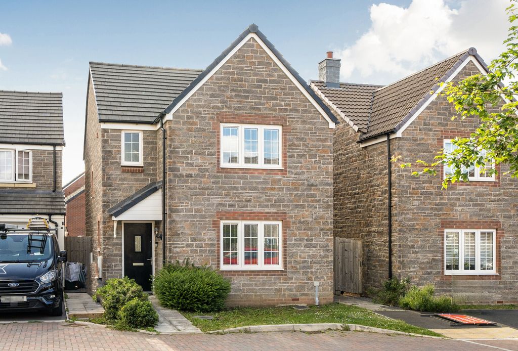 Property photo 1 of 20 1456784-15-6A0214...