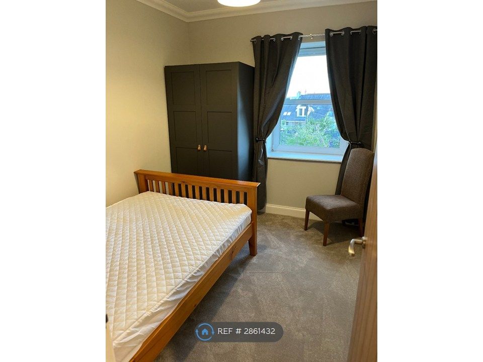 Property photo 2 of 11 Rear Bedroom-Views Stirling Castle